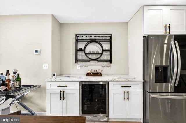 11103 LAKE CHAPEL LN, Reston, VA 20191