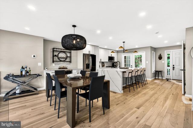 11103 LAKE CHAPEL LN, Reston, VA 20191