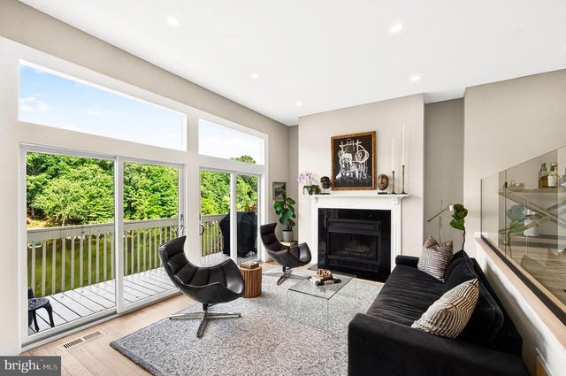 11103 LAKE CHAPEL LN, Reston, VA 20191