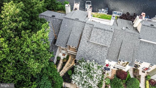 11103 LAKE CHAPEL LN, Reston, VA 20191