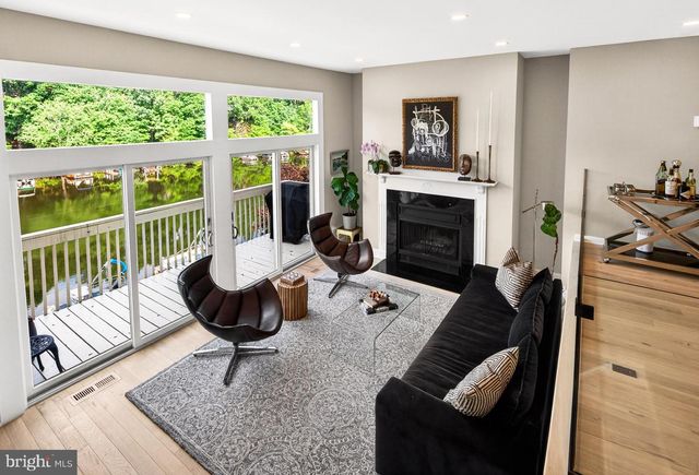 11103 LAKE CHAPEL LN, Reston, VA 20191