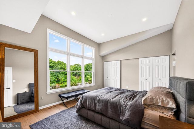11103 LAKE CHAPEL LN, Reston, VA 20191