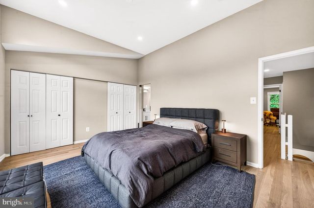 11103 LAKE CHAPEL LN, Reston, VA 20191