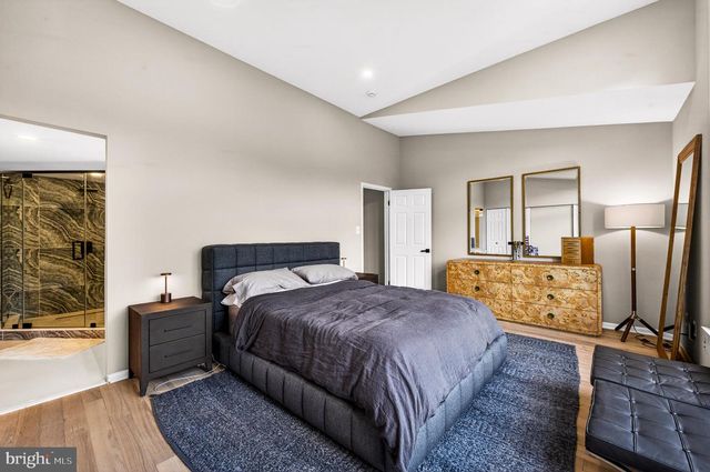 11103 LAKE CHAPEL LN, Reston, VA 20191