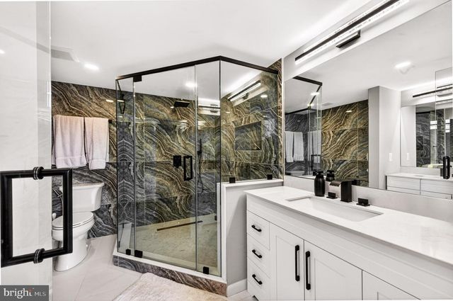 11103 LAKE CHAPEL LN, Reston, VA 20191