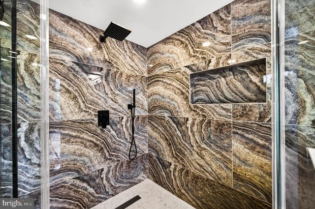 11103 LAKE CHAPEL LN, Reston, VA 20191
