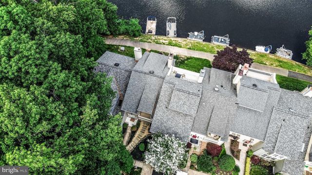 11103 LAKE CHAPEL LN, Reston, VA 20191