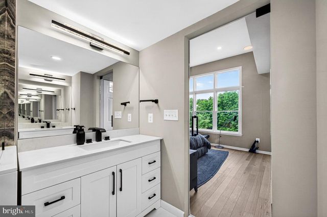 11103 LAKE CHAPEL LN, Reston, VA 20191