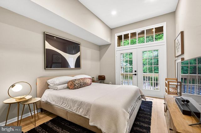 11103 LAKE CHAPEL LN, Reston, VA 20191