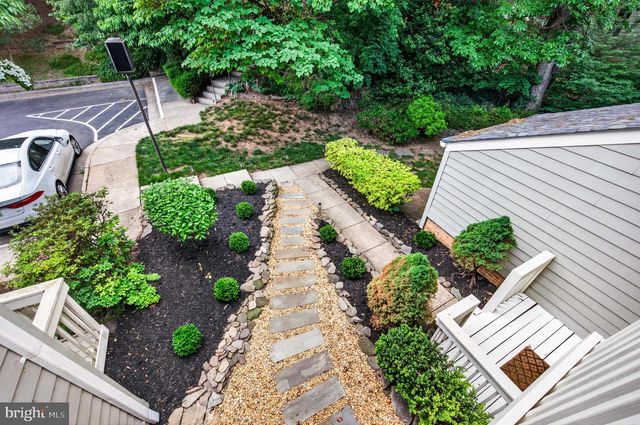 11103 LAKE CHAPEL LN, Reston, VA 20191
