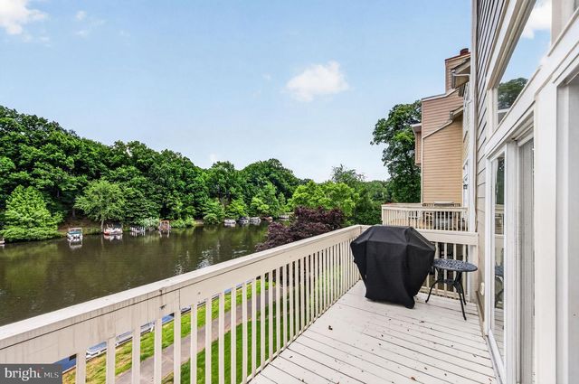 11103 LAKE CHAPEL LN, Reston, VA 20191