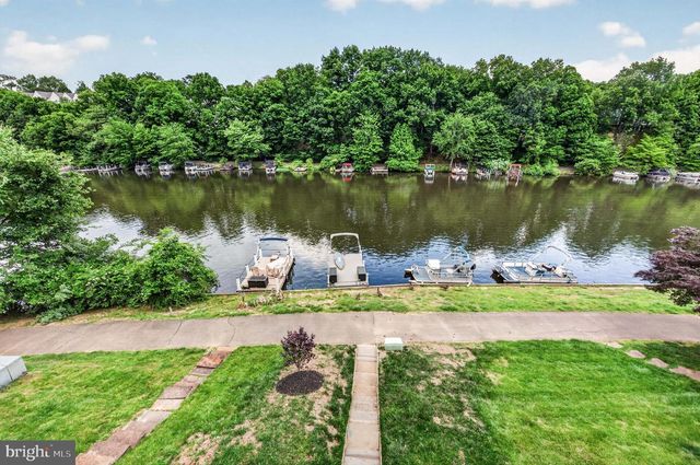 11103 LAKE CHAPEL LN, Reston, VA 20191