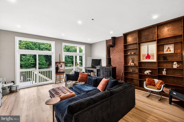 11103 LAKE CHAPEL LN, Reston, VA 20191