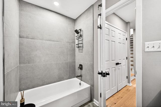 11103 LAKE CHAPEL LN, Reston, VA 20191