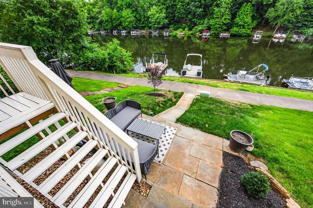 11103 LAKE CHAPEL LN, Reston, VA 20191
