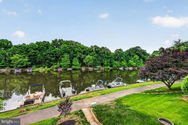 11103 LAKE CHAPEL LN, Reston, VA 20191