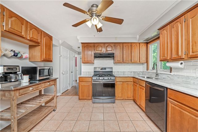 1178 State Road, Webster, NY 14580