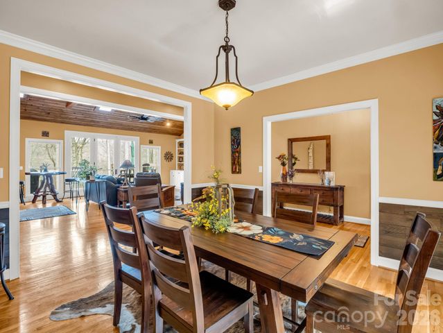 140 Mount Hebron Road, Hendersonville, NC 28739