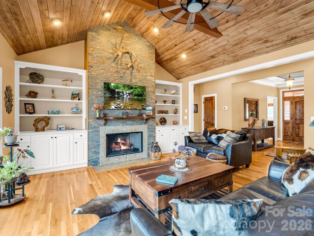 140 Mount Hebron Road, Hendersonville, NC 28739