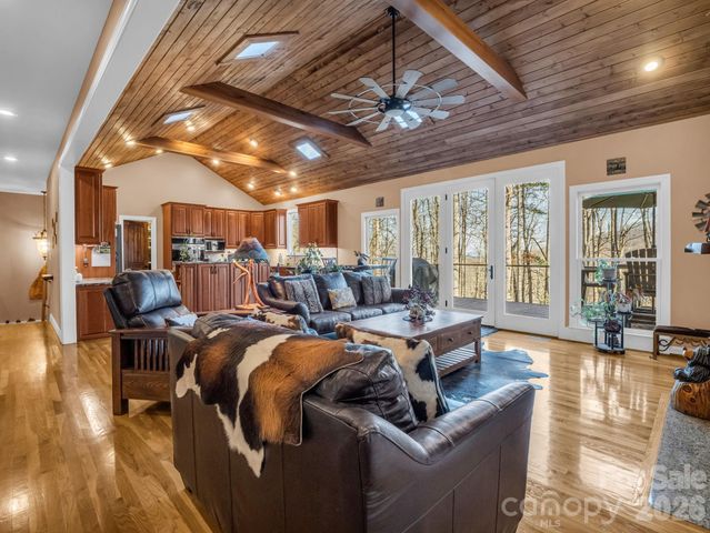 140 Mount Hebron Road, Hendersonville, NC 28739