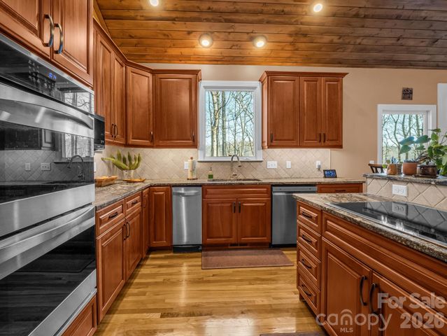 140 Mount Hebron Road, Hendersonville, NC 28739