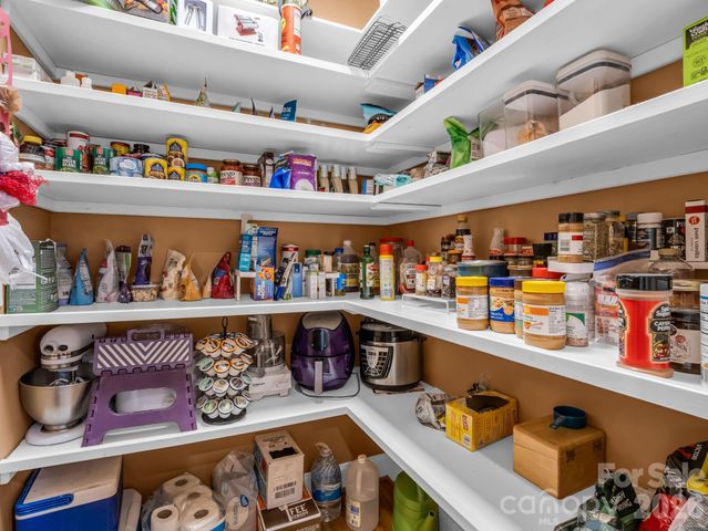 140 Mount Hebron Road, Hendersonville, NC 28739