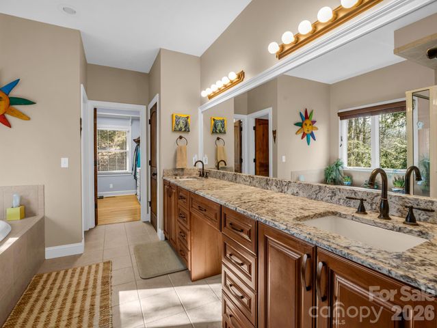 140 Mount Hebron Road, Hendersonville, NC 28739