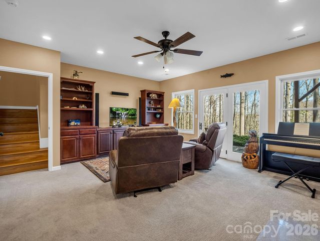 140 Mount Hebron Road, Hendersonville, NC 28739