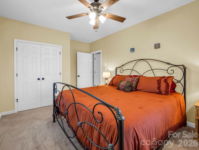 140 Mount Hebron Road, Hendersonville, NC 28739
