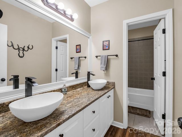140 Mount Hebron Road, Hendersonville, NC 28739