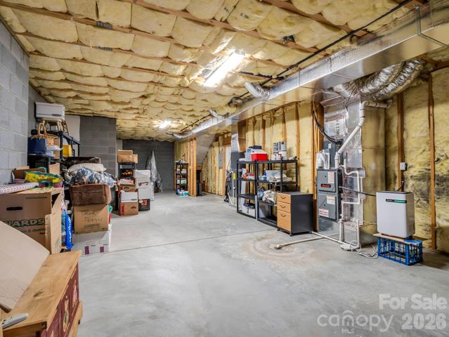 140 Mount Hebron Road, Hendersonville, NC 28739