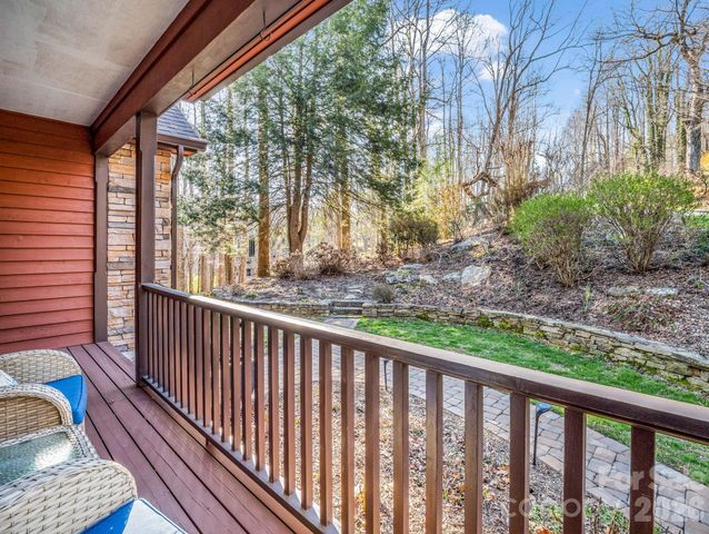 140 Mount Hebron Road, Hendersonville, NC 28739