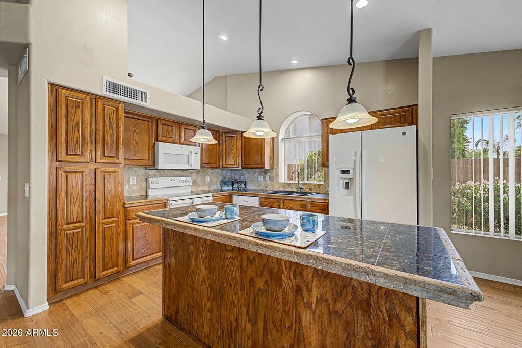 2156 S RAVEN Circle, Mesa, AZ 85209 — photo 3