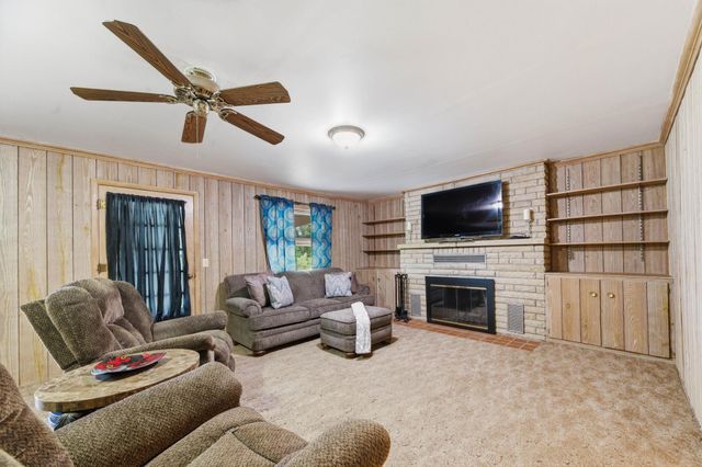 1701 N Sunset Dr, Augusta, KS 67010
