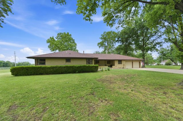 1701 N Sunset Dr, Augusta, KS 67010