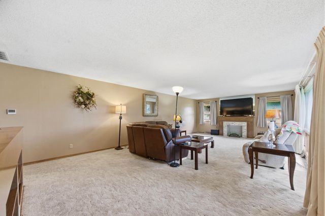 1701 N Sunset Dr, Augusta, KS 67010