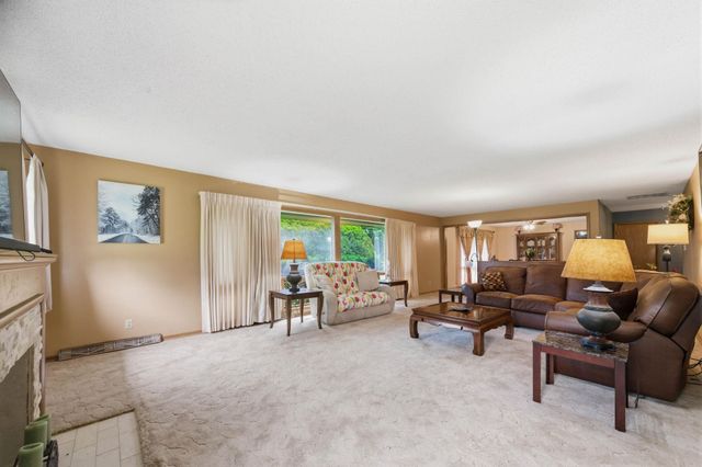 1701 N Sunset Dr, Augusta, KS 67010