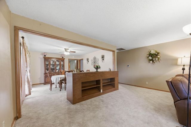 1701 N Sunset Dr, Augusta, KS 67010