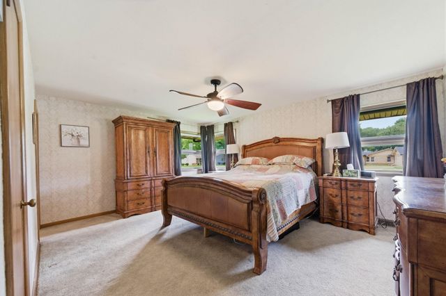 1701 N Sunset Dr, Augusta, KS 67010