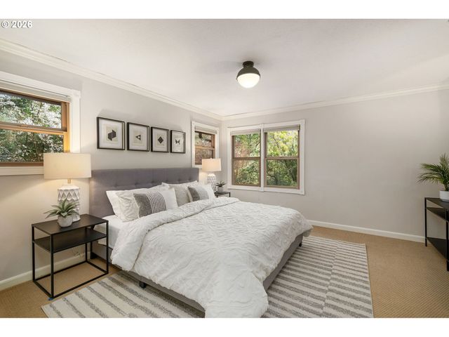 8675 Sw FAIRWAY Dr, Portland, OR 97225