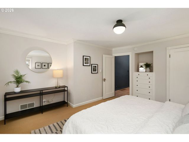 8675 Sw FAIRWAY Dr, Portland, OR 97225