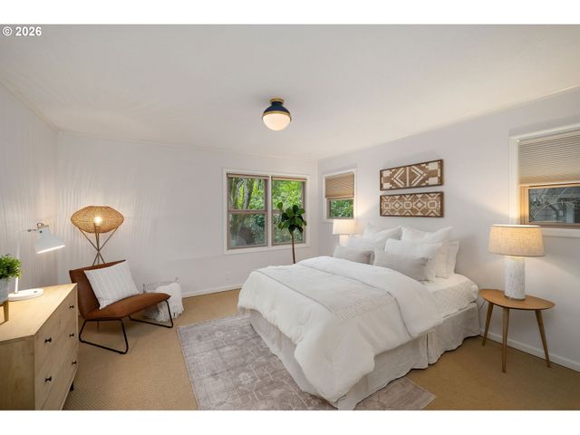 8675 Sw FAIRWAY Dr, Portland, OR 97225