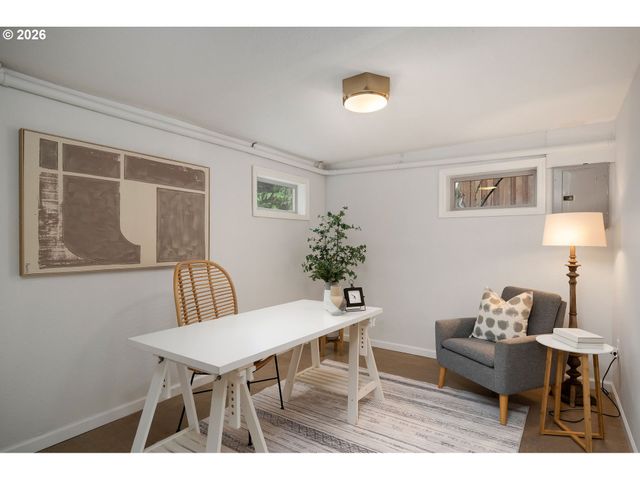 8675 Sw FAIRWAY Dr, Portland, OR 97225