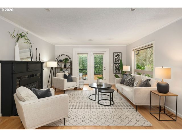 8675 Sw FAIRWAY Dr, Portland, OR 97225