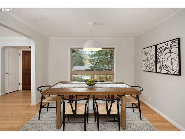 8675 Sw FAIRWAY Dr, Portland, OR 97225