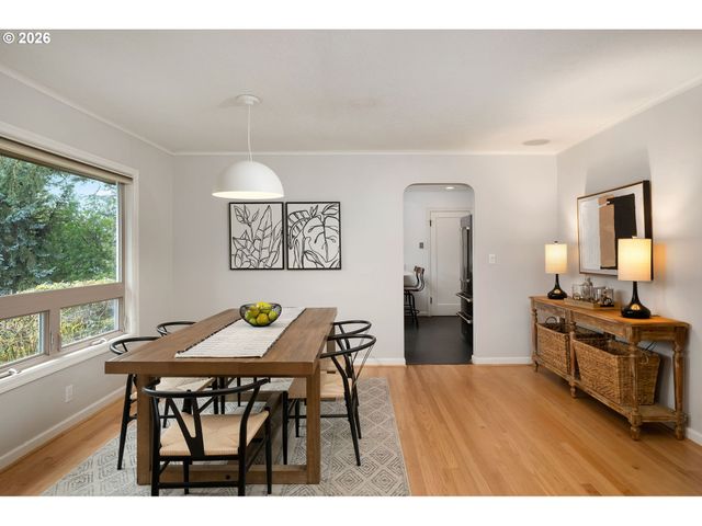 8675 Sw FAIRWAY Dr, Portland, OR 97225