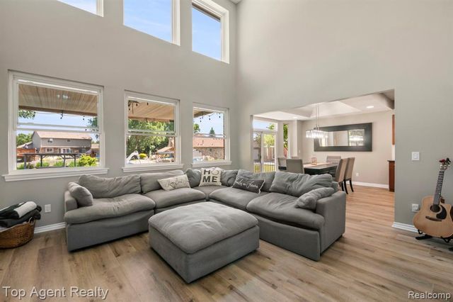 53268 Kakos Drive, New Baltimore, MI 48051