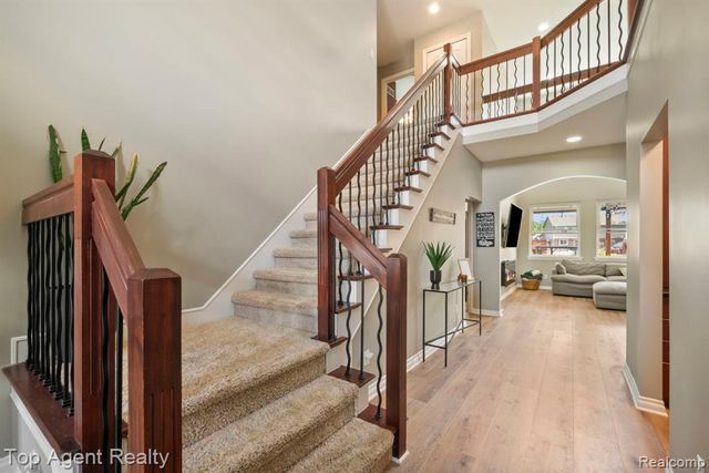 53268 Kakos Drive, New Baltimore, MI 48051
