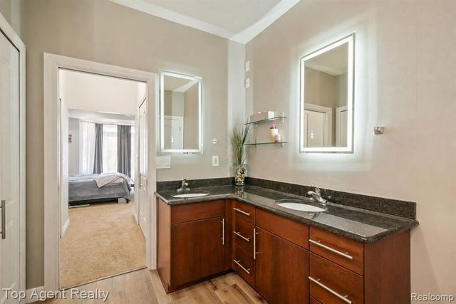 53268 Kakos Drive, New Baltimore, MI 48051