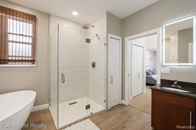 53268 Kakos Drive, New Baltimore, MI 48051